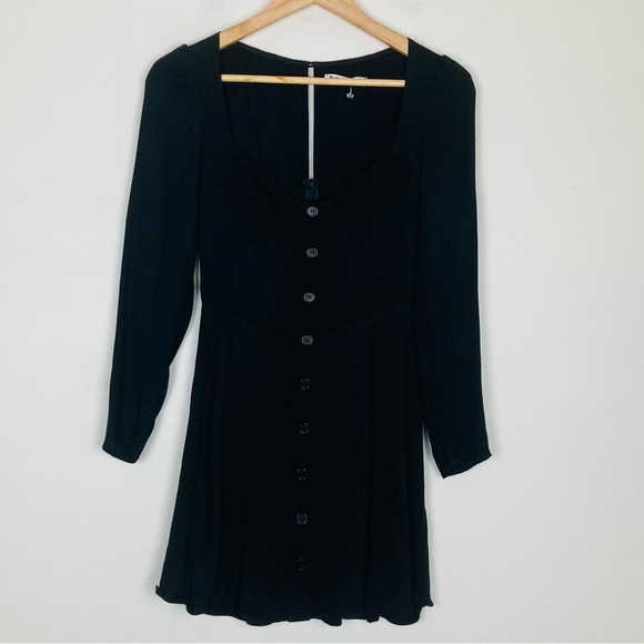 Reformation Dresses & Skirts - Reformation Milla black long sleeve bustier neckline fit and flare dress. Size 4